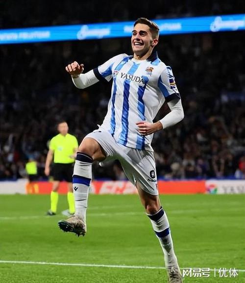 Giá 12 Pro Max